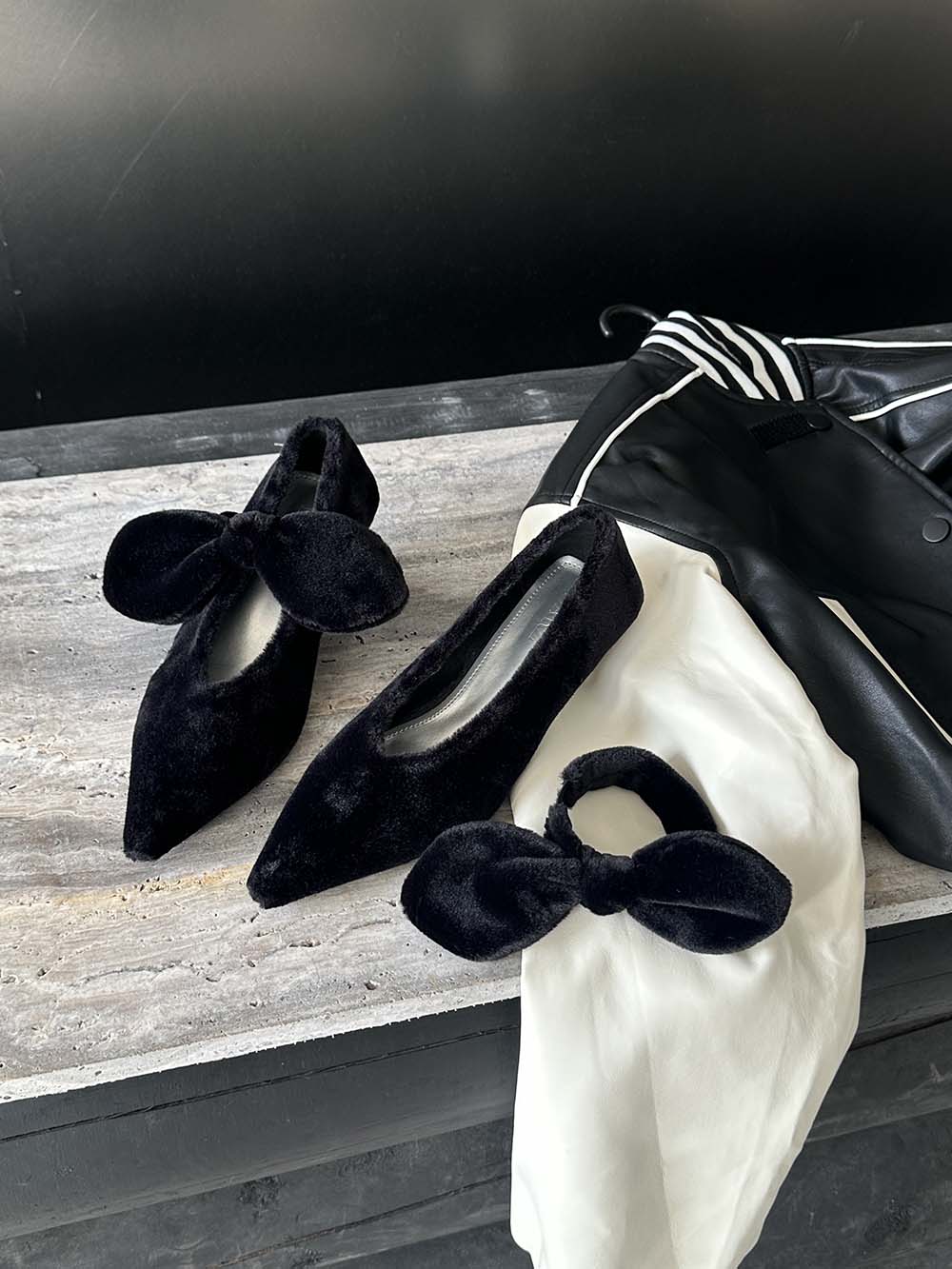 

мода Модные женские туфли-лодочки с острым носком, меховой дизайн, бант, симпатичные туфли на тонком среднем каблуке, черные, розовые, синие, неглубокие мюли без застежек 5.5 чёрный