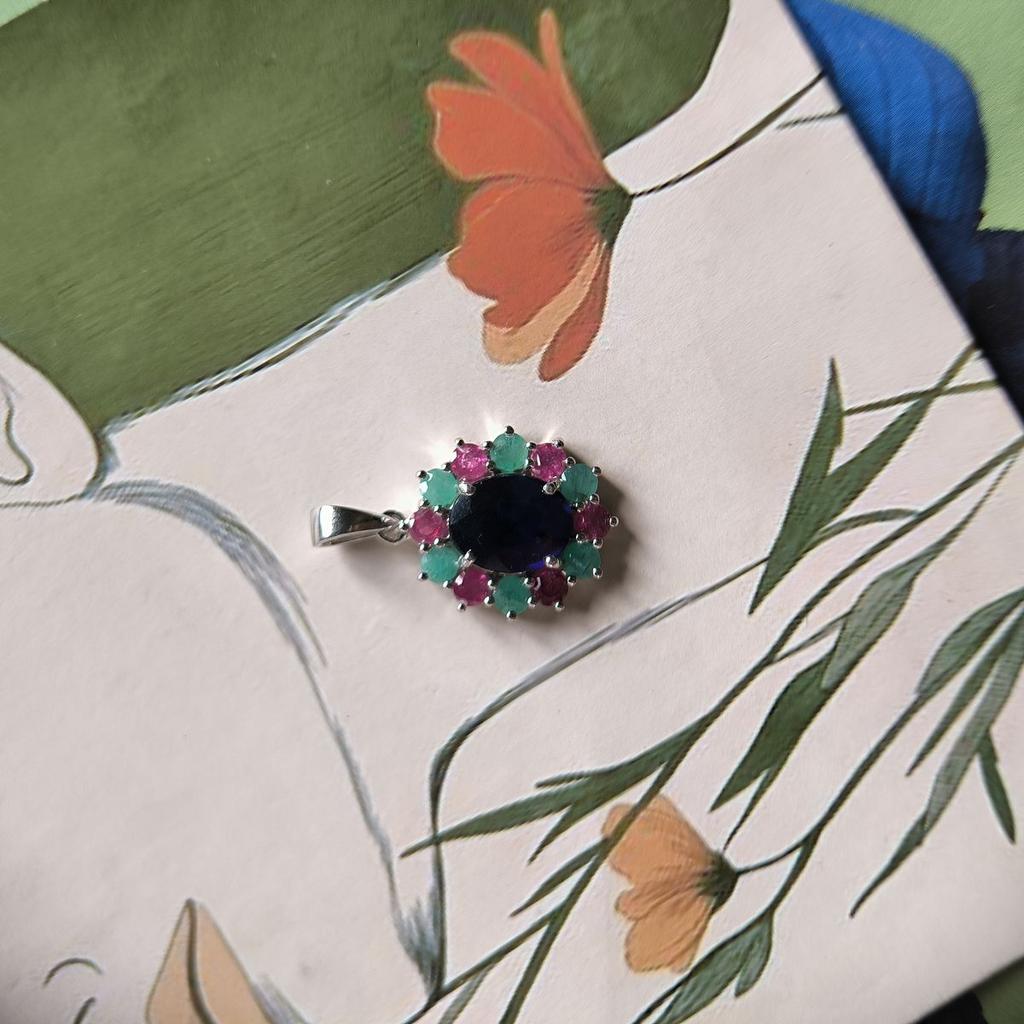 Pandantiv argintiu cu safir 4.575ct, rubin, smarald (2191087)