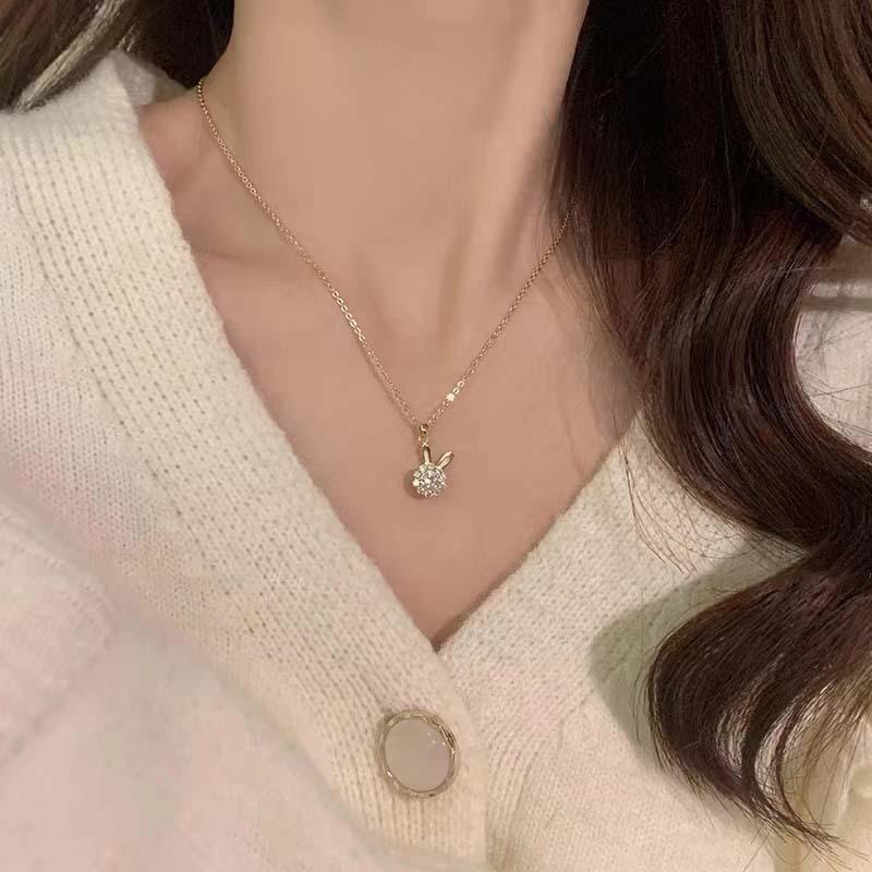 Laurel fairy rabbit zircon necklace female niche design advanced sense cute sweet versatile smart jade rabbit collarbone chain