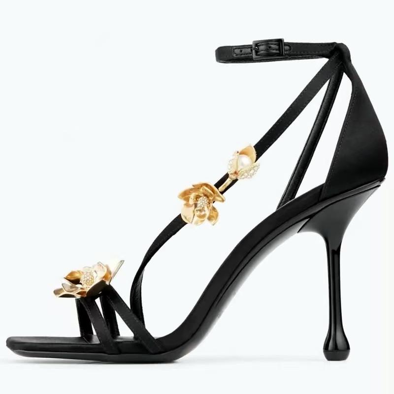 Fashion Luxury Gold Flower Decoration Ankle-Wrap Heeled Sandals Women Summer Sexy Square Toe High Heels Elegant Banquet Wedding Shoes