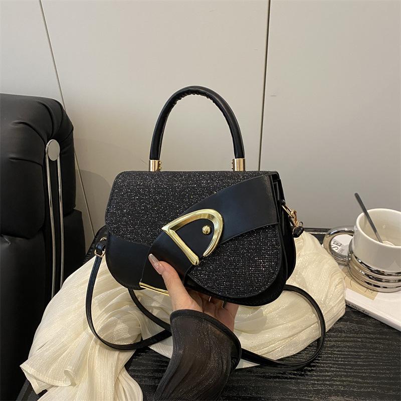 

Fashion light luxury new popular retro casual solid color portable shoulder crossbody small square bag чорний