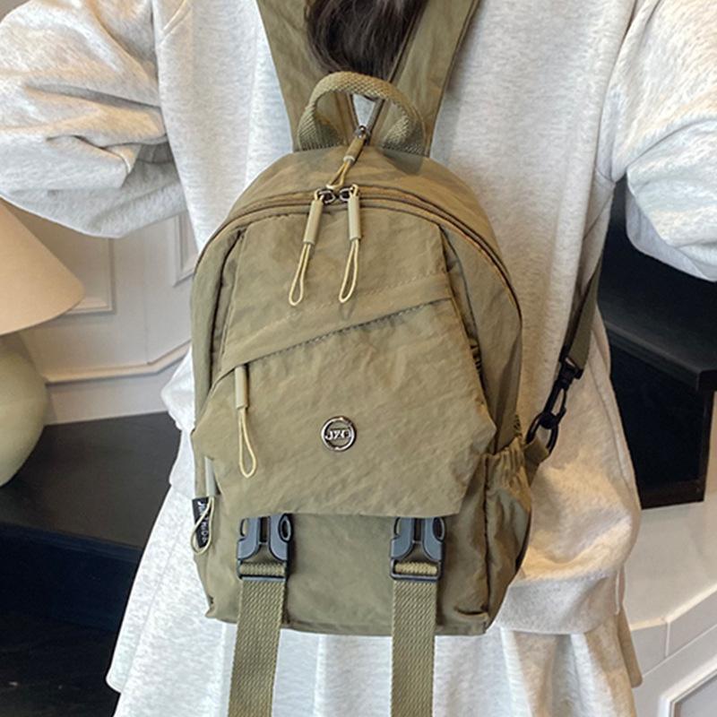 2025 new fashionable atmosphere simple backpack solid color schoolbag large capacity shoulder bag popular small square bag