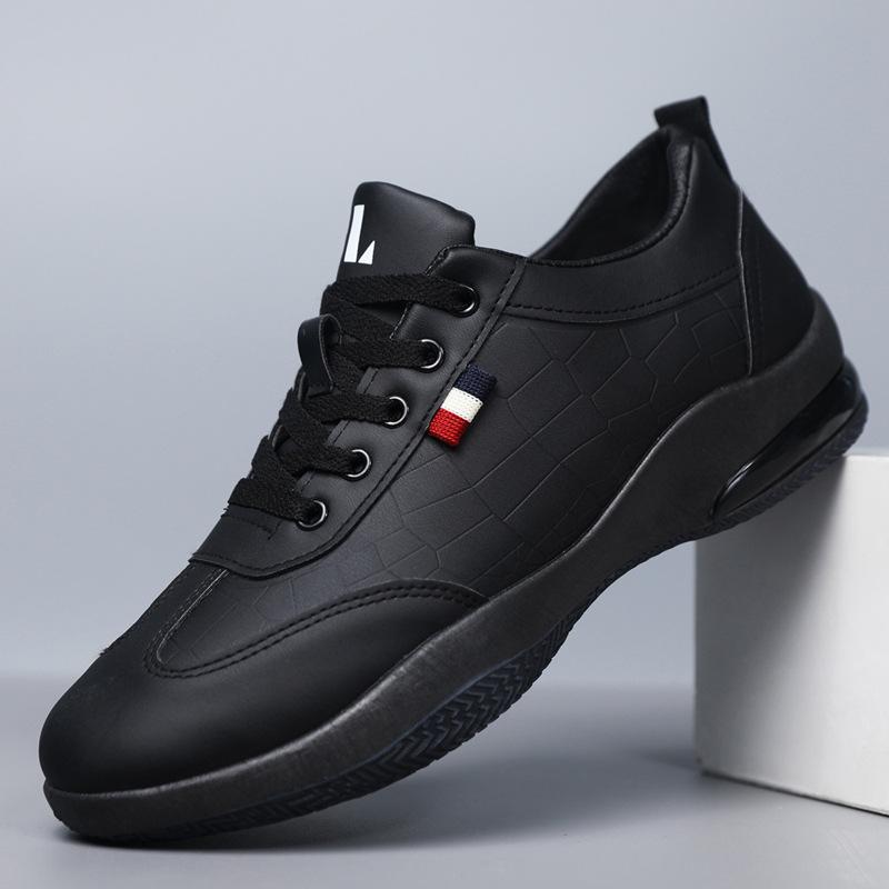 

Leather men s casual shoes men s 2025 new Korean version of trendy sports shoes lightweight soft sole white shoes manufacturer 44 чорний