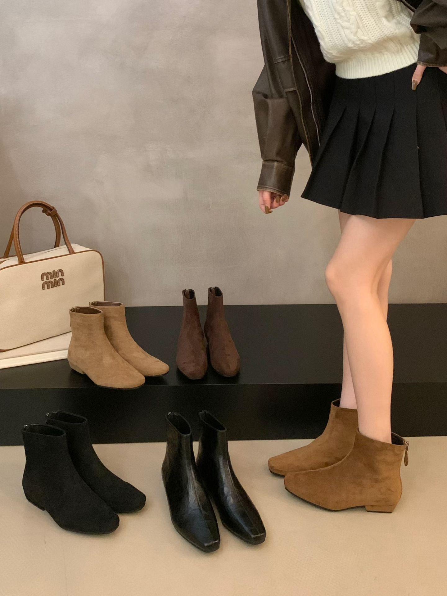 

Корейская версия ретро замшевые толстый каблук квадратный носок короткие ботинки женские 2025 осень и зима новые задняя молния модные универсальные тонкие ботинки 39 верблюд