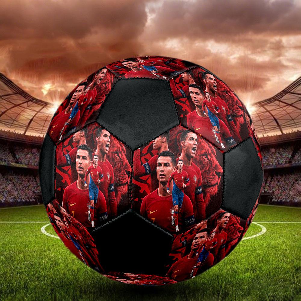 1PZ Cristiano Ronaldo Leggenda taglia 5 pallone da calcio PrahaPallone da Calcio Indoor Colorato Per Tutte le Età Cucito a Macchina PVC Pronto per la Competizione Resistente Alto Rimbalzo