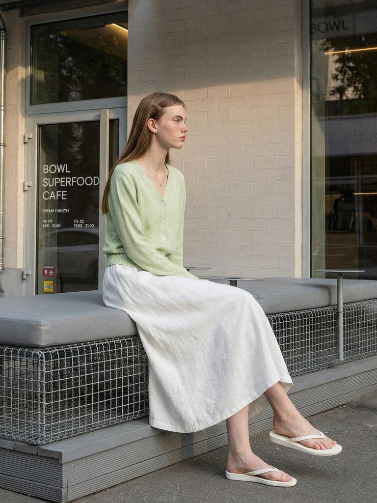STAY WITH ME Viscose Flare Elastic Skirt_White