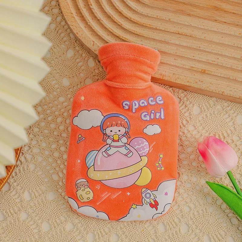 Gumová termoláhev s vysokou hustotou a roztomilým plyšovým potahem - přenosné teplo pro miminka a studenty