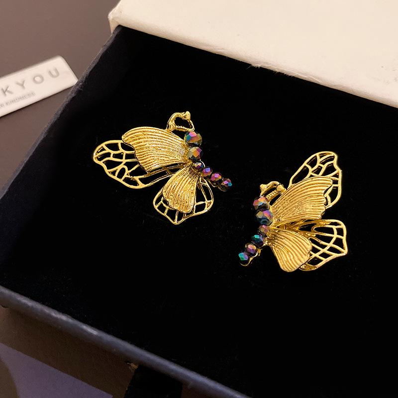 Vintage medieval jewelry light luxury high-end sense diamond-encrusted butterfly stud earrings court style retro earrings exquisite earrings
