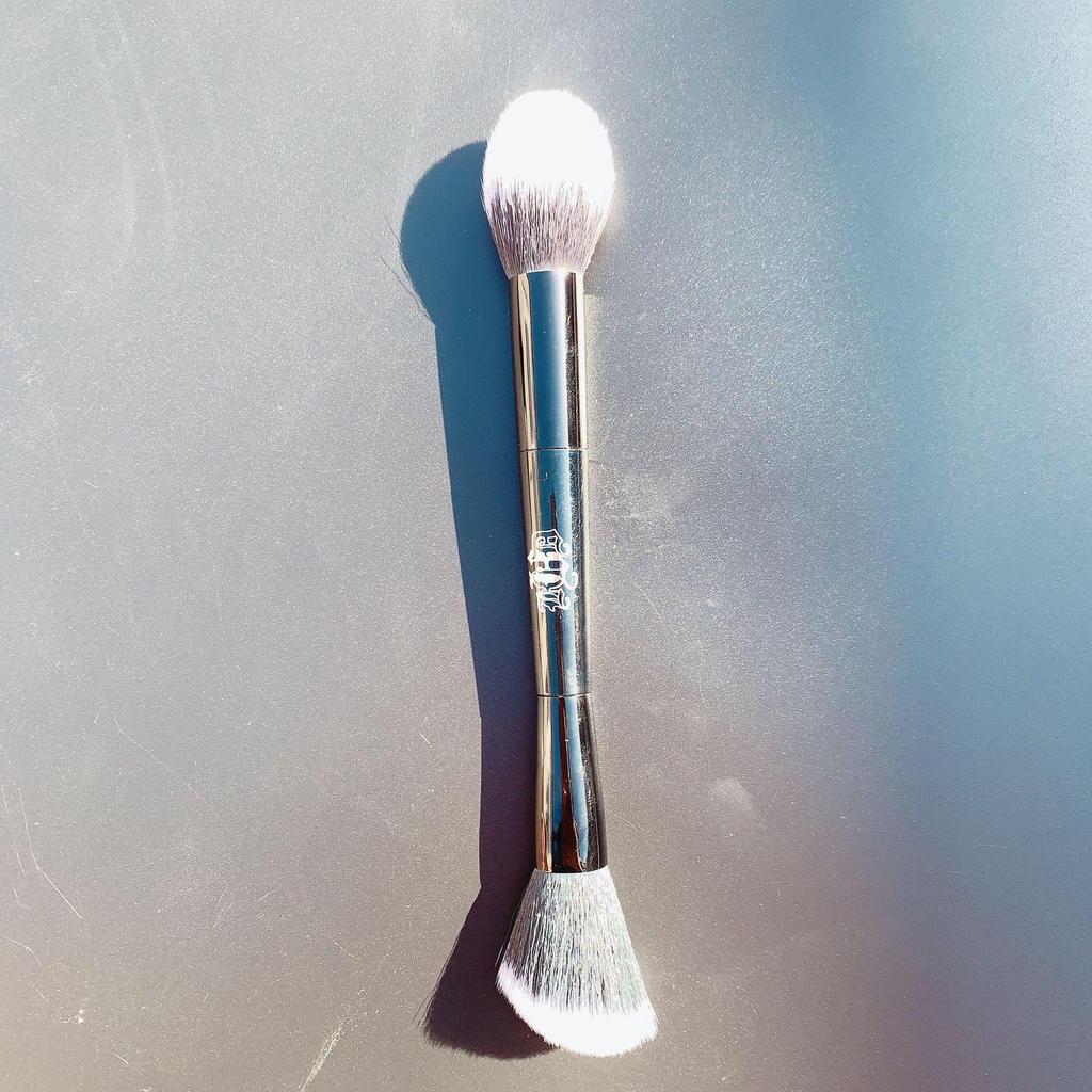 KVD Big Face Full Makeup Brush Set: 3D Concealer, Foundation, Double-Ended Eyeshadow, Loose Powder, Blending, and Setting Brushes.