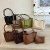 Large-capacity Retro Woven Tote Bag - Stylish Crossbody Bag for Carrying Around