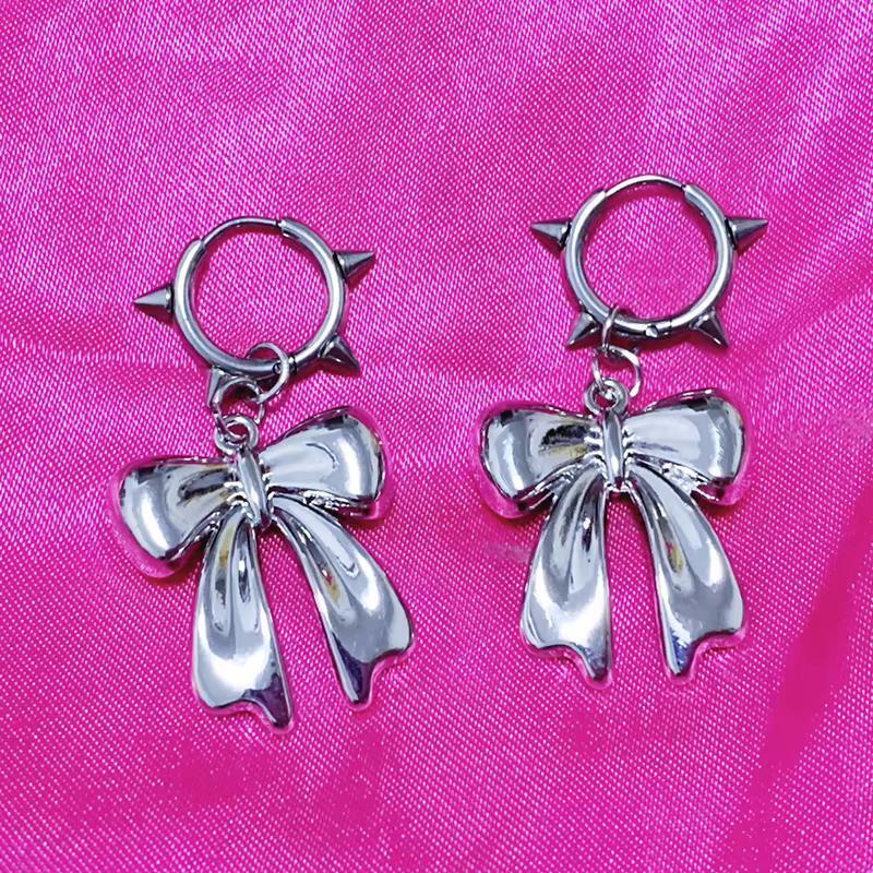 Korean Retro Distressed Bow Earrings - Y2K Spicy Girl Cool Pendant.