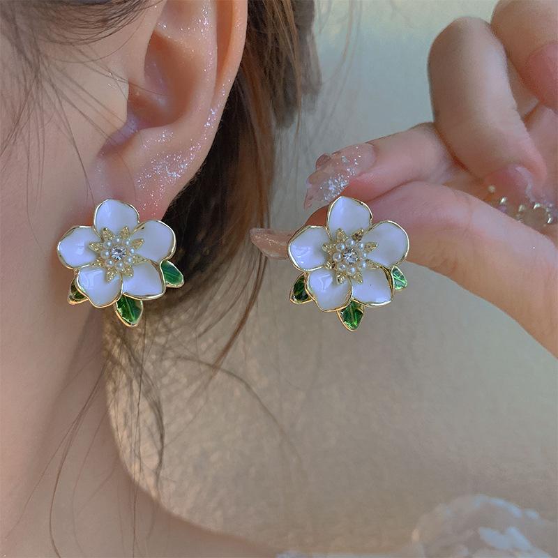 Kristall-Hängeohrringe mit funkelndem Temperament Damenohrringe Hohe Qualität Silber Mehrere Optionen für Modeschmuck