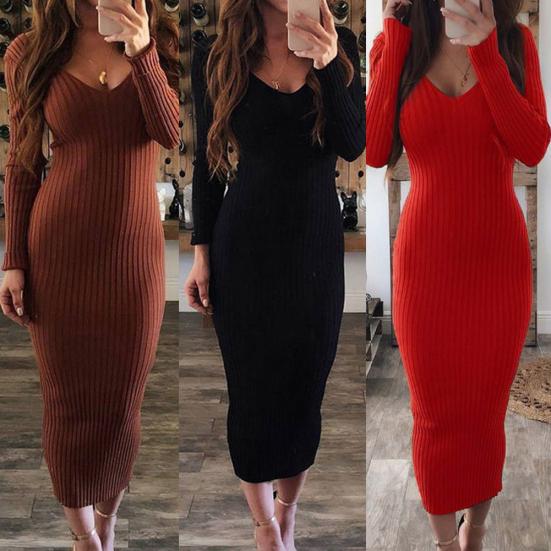Gerpptes Md-Bodycon-Kled mt überkreuztem Rundhalsausschntt und l Gerpptes Md-Bodycon-Kled mt überkreuztem Rundhalsausschntt und l