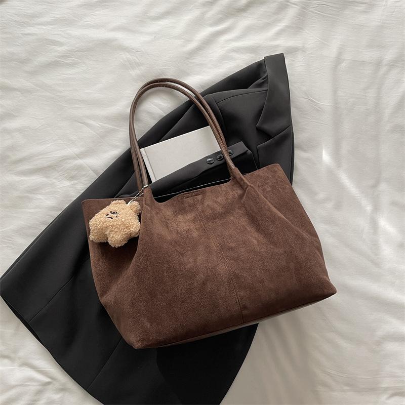 New Autumn and Winter Retro Large-capacity Shoulder Bag Trendy Fashion Tote Bag High-end Suede Versatile Bag
