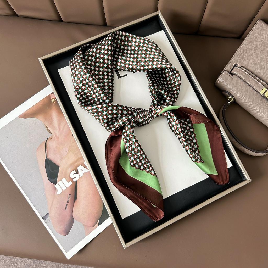 Silk Scarf Women'S Fashion Versatile High Sense 70 Square Scarf Neck Protection Scarf Retro Scarf Bag