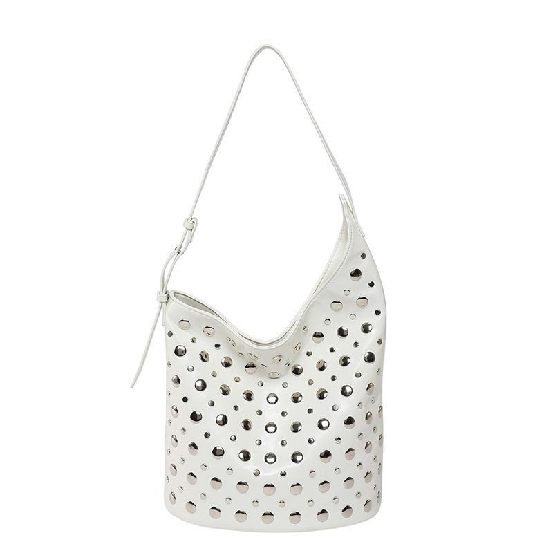 Women's Bag 2025 New Korean Version Fashion Rivet Shoulder Bag Large Capacity Casual Versatile Hand Carrying Bucket Bag Tide