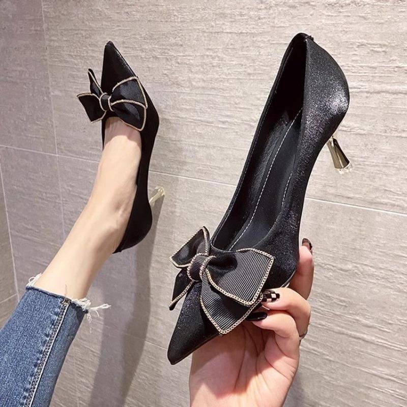 

Модные атласные туфли-лодочки Осенние Новые Остроносые С мелким вырезом Слипоны Нескользящие Каблуки 41 чёрный