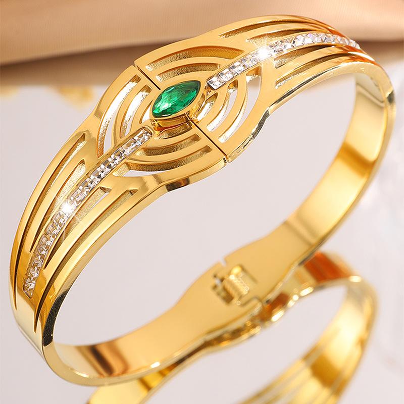 Retro Devil's Eye Opening Couple's Emerald Zircon Inlaid Eye Aiming Bracelet