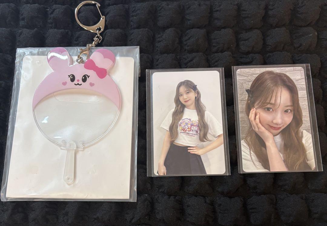 

[USED] Niziu Sweets Bakery 2 trading cards and fan-style badge cover