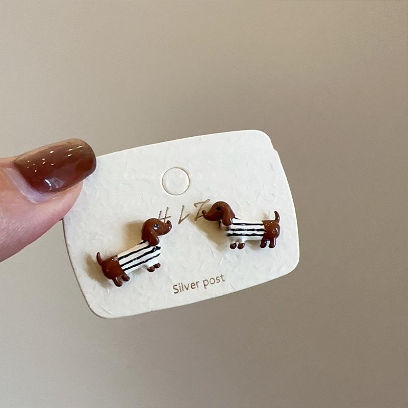 Cartoon cute dripping oil dachshund dog stud earrings simple personalized earrings