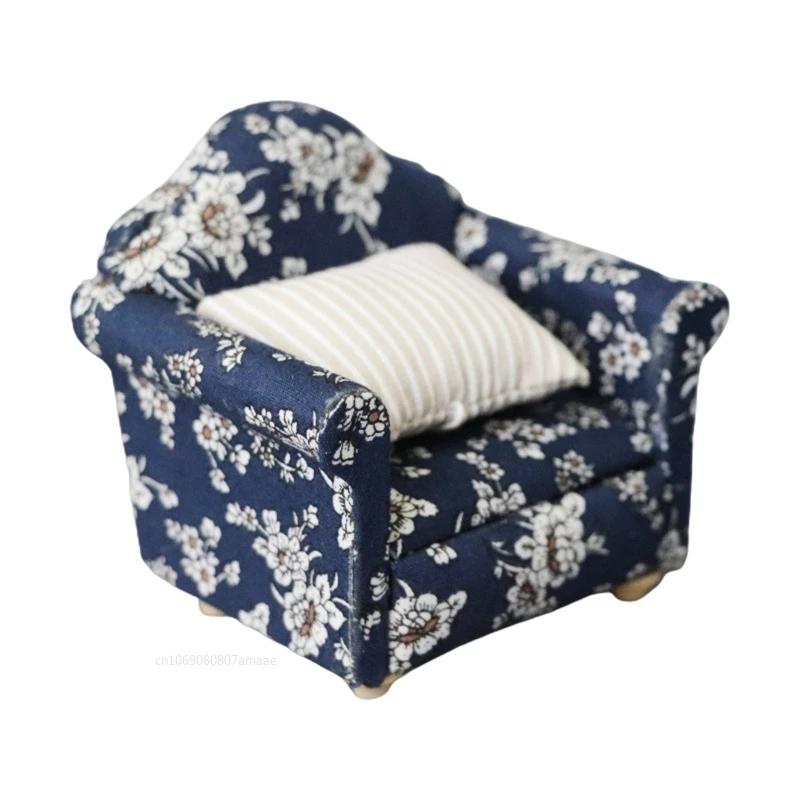 Rural Style Armchair Mini Sofa Dollhouse Miniature Sofa & Throw Pillow Set Wooden Simulation Furniture Girls Decoration Crafts