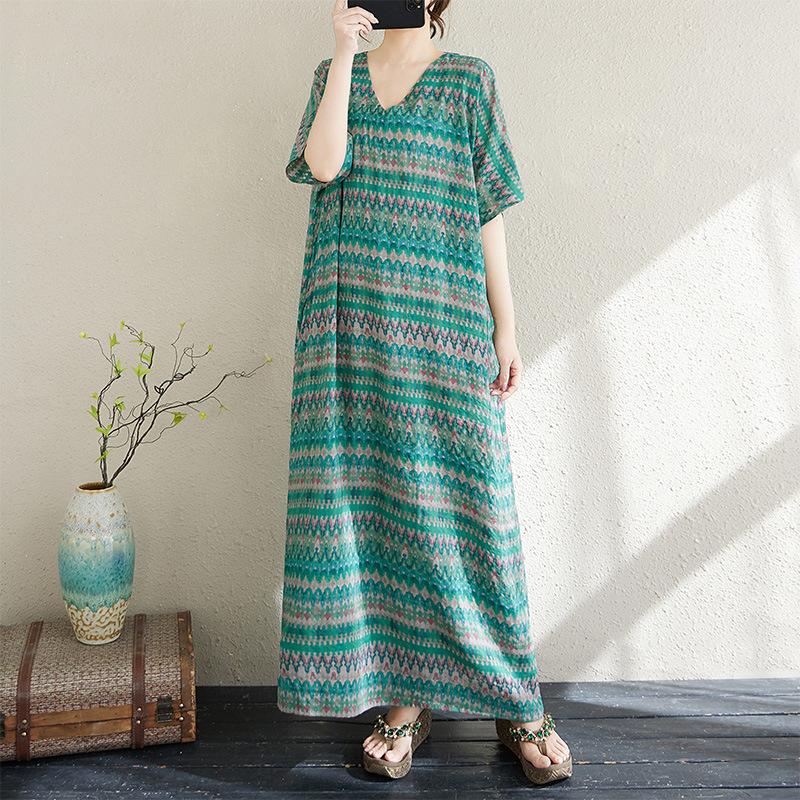 

Real Shot Summer V-neck Thin Cotton and Linen Loose Literary and Simple Holiday Style Thin Striped Dress Women Large size average size зелёный