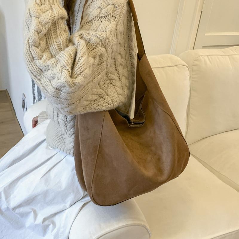 Suede Hobo Bag with Open Top Design Large Capacity Everyday Fashion Shoulder Bag