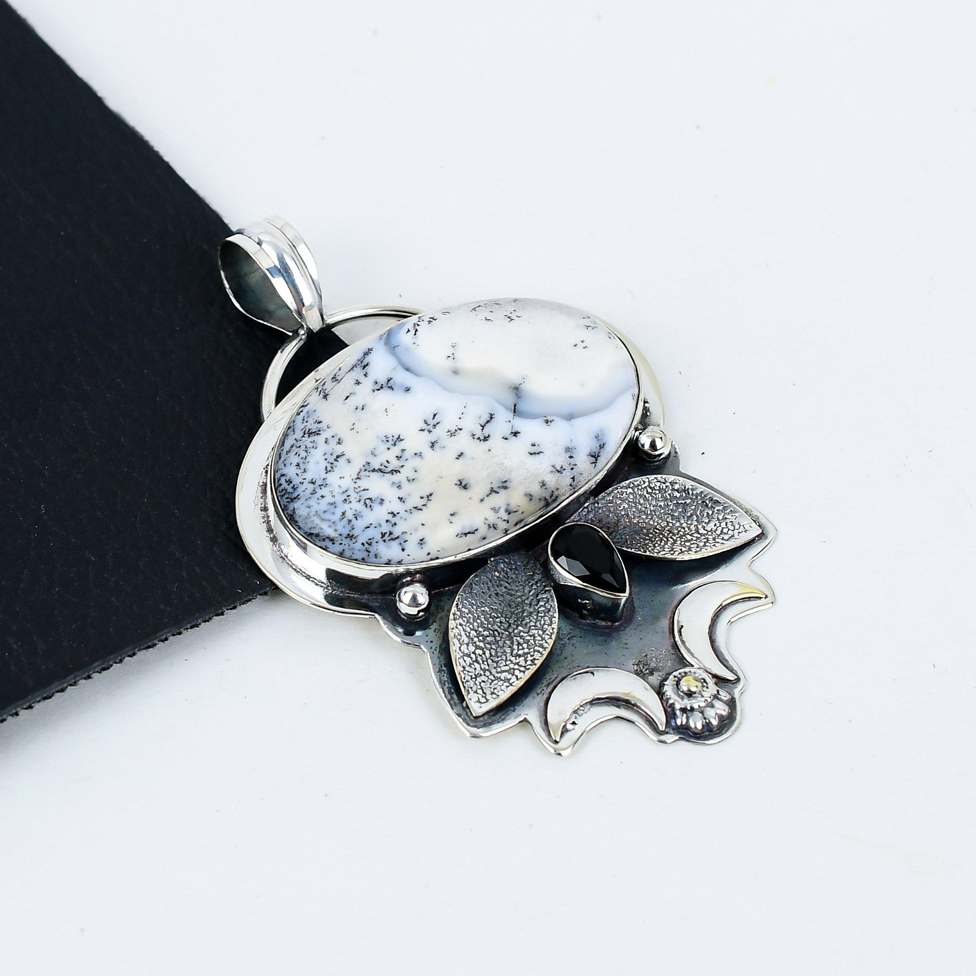 

Натуральный Дандарте Опал, Черный Шпинель Драгоценный камень Серебряная Подвеска из Стерлингового Серебра 925 пробы - Дизайн ручной работы, Украшения для повседневной носки, Уникальные подарки-подвески 2.55 белый