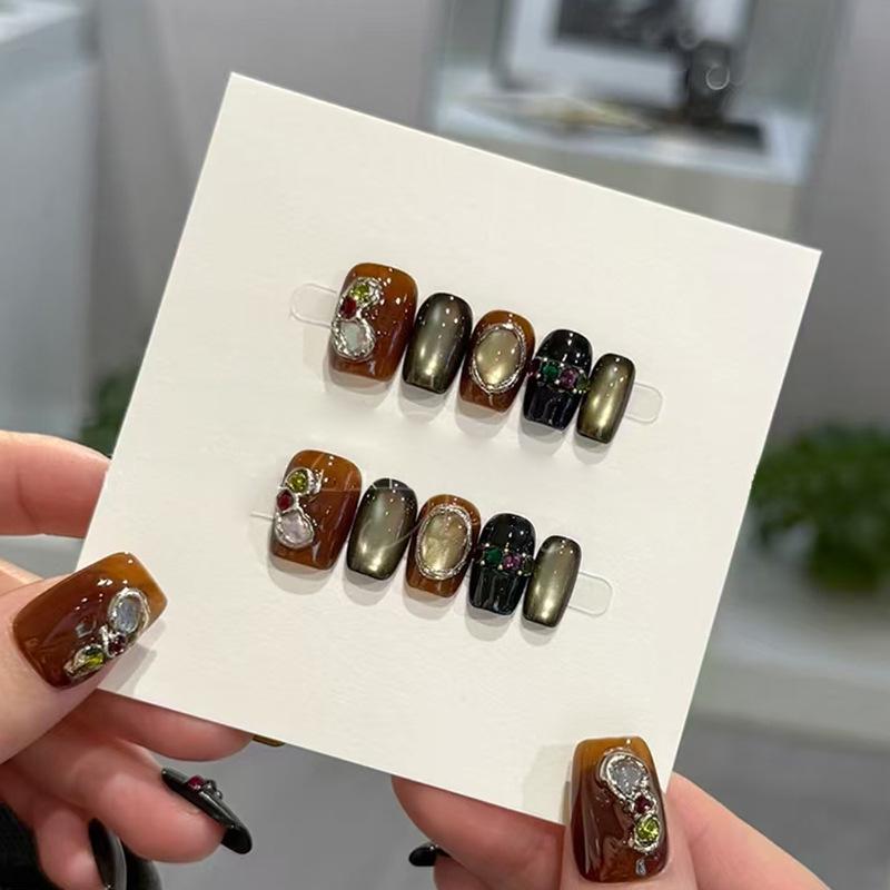 Trendy Handmade Maillard Brown Cat Eye Manicure: Short Style, High-End Autumn/Winter Fake Nails