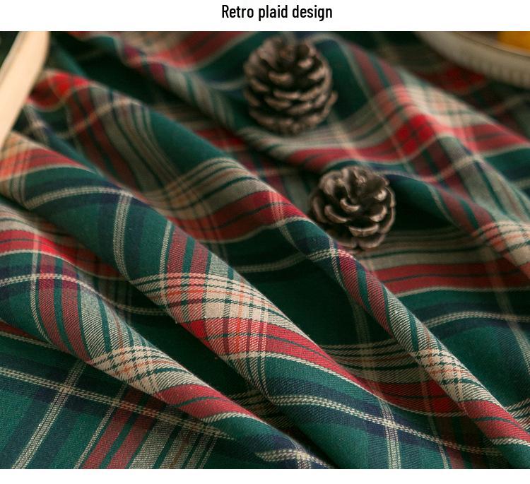 High-End Green Plaid Christmas & New Year Tablecloth for Dining and Coffee Tables