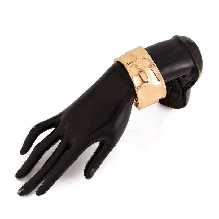 Wide Metal Bangles Women Vintage Punk Arm Bracelet Grunge Steampunk Jewelry Fashion Wrist Jewelry for Daily Party