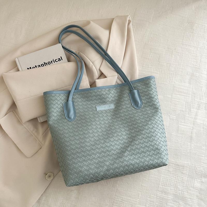 

Сумка большой вместимости женская весна-лето 2025 новая модная универсальная сумка через плечо для студентов,通勤用 сумка-тоут