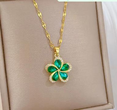 Green Snowflake Titanium Steel Necklace