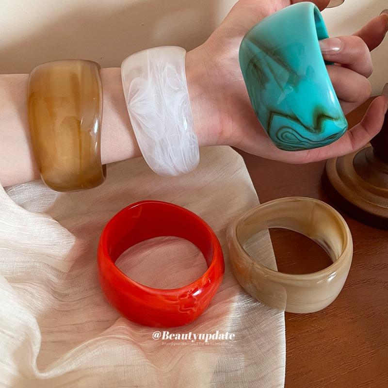 Resin Irregular Wide-sided Bracelet Mori Temperament Niche Design Popular Bracelet Light Luxury High-end Jewelry