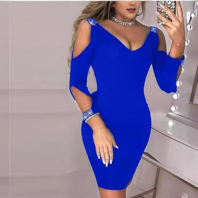 Plus Size Off-Shoulder Spaghettistropp V-hals Aftenkjole med Rhinsteiner - Europeisk og Amerikansk Stil