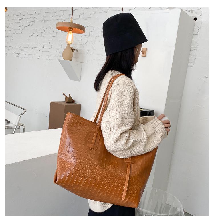 Women's Simple Versatile Tote: Large Capacity Shoulder Bag, 2020 Trendy Fashion Handbag.