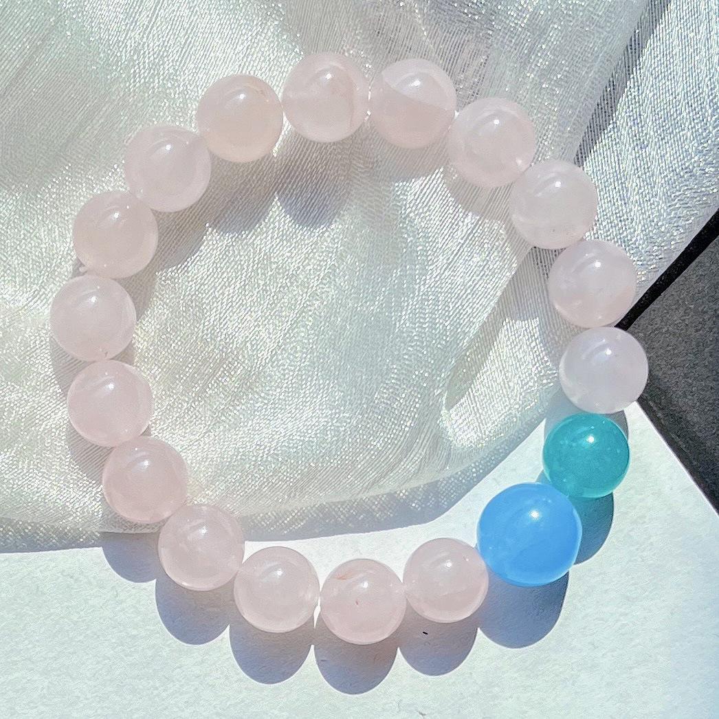 10Mm Romantic Powder Quartz Rock Design Bracelet