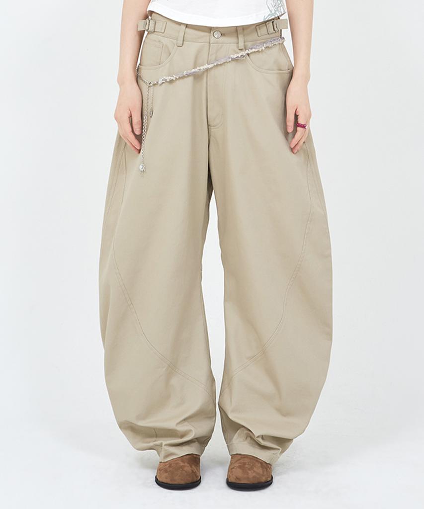 Sekeondeusolteu Balloon Tab Curved Cotton Pants (Beige)