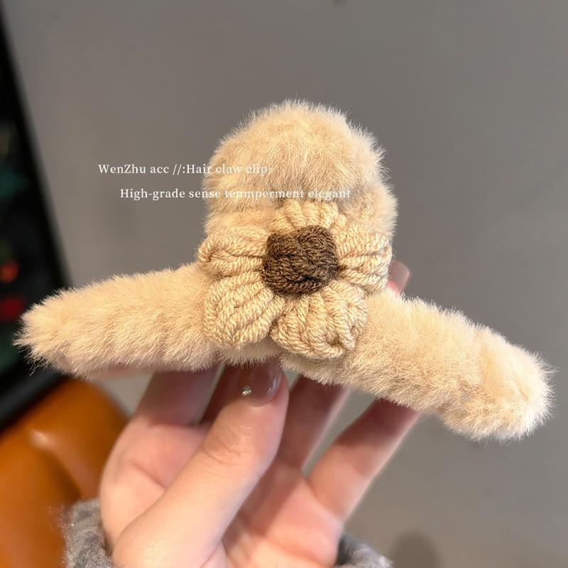 Large Plush Hair Clip: Autumn/Winter Volumizing Shark Clip for Women