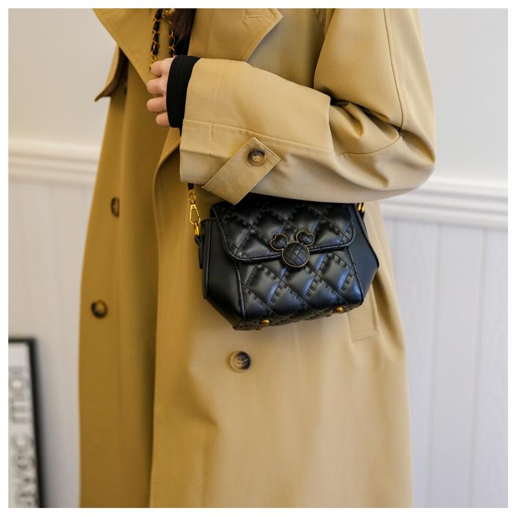 High-end Fashion Bag Women's 2023 New Autumn and Winter Niche Light Luxury Diamond Chain Bag Single Shoulder Oblique Span Small Square Bag