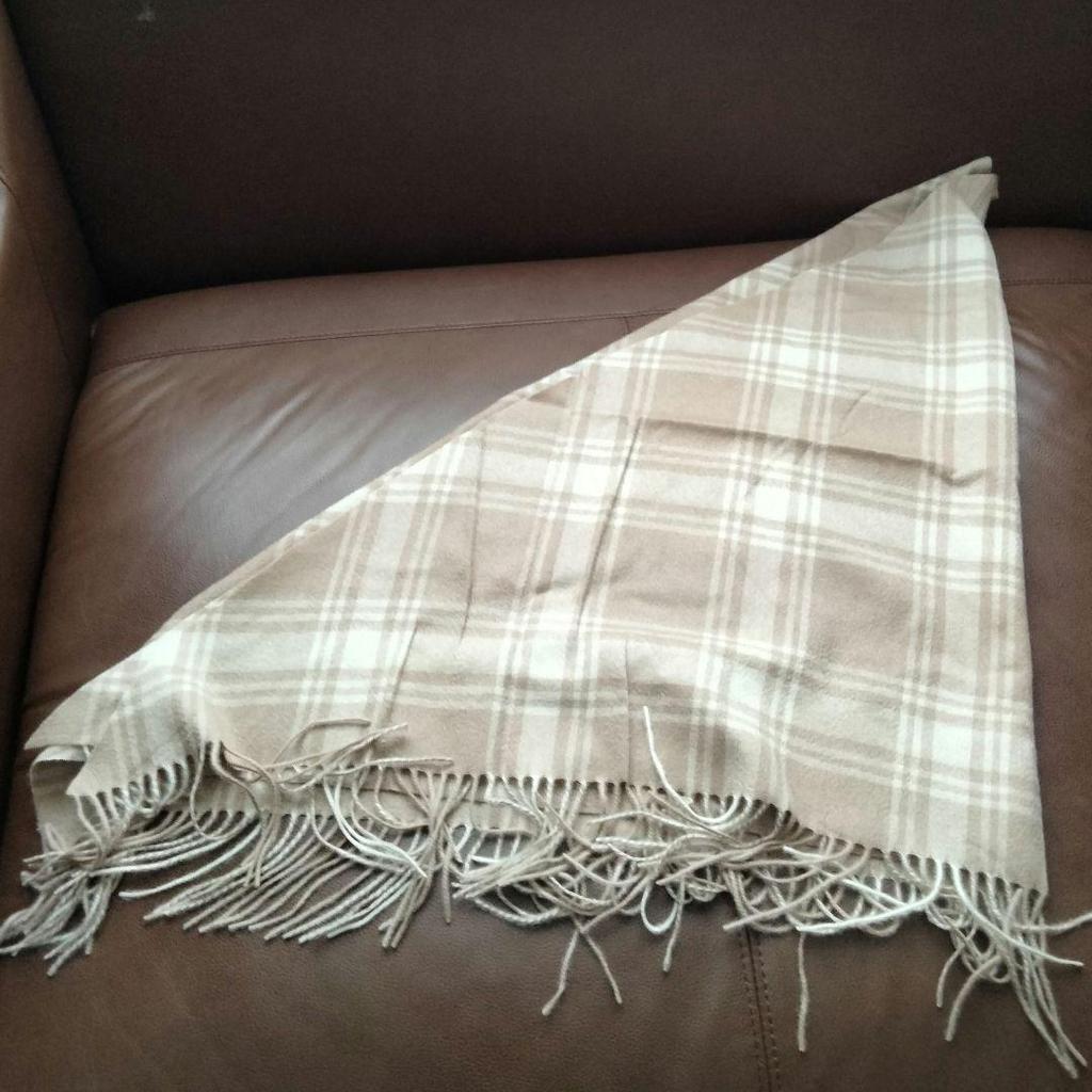 Used  New, Unused  100% Cashmere, Beige-toned Check Pattern, Stole