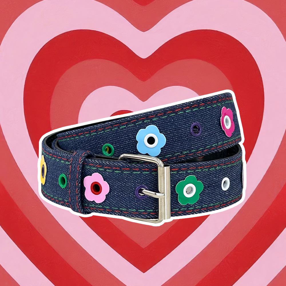 

Аксессуары Dopamine 2 Женский универсальный летний наряд: Сладкий и острый американский стиль с клетчатой юбкой и кожаным ремнем.