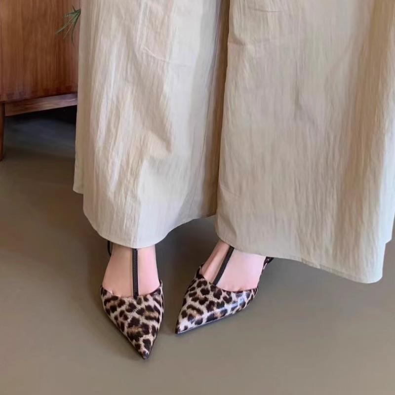 Módní kancelářské boty s leopardím potiskem a špičatou špičkou, designové mělké jehlové podpatky, dámské lodičky na vysokém podpatku s páskem kolem kotníku, elegantní sandály na nízkém podpatku