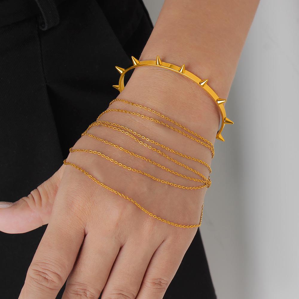 European-American Tassel Armband: 18K Gold U-Shaped Titanium Steel Bracelet