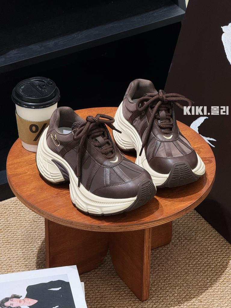 Leather Dad Shoes Women's 2025 Autumn New Popular Thick Soles Increase Height and Show Feet Small Versatile Sports and Leisure Shoes Women's Shoes