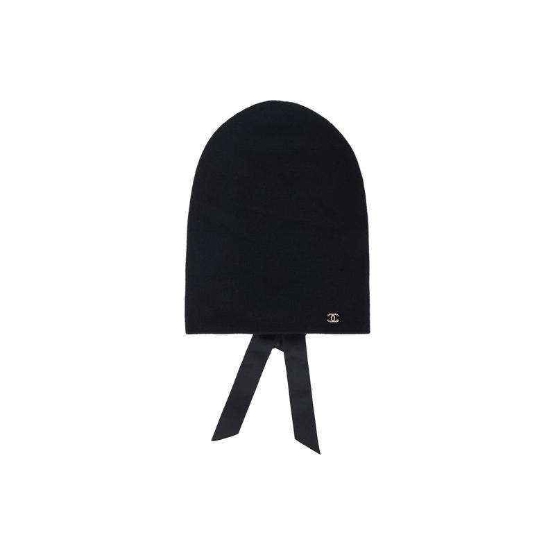 

CHANEL [25A Early Autumn] Gold Double C Logo Decorative Design Cashmere Wool Hat Women s Black золотий