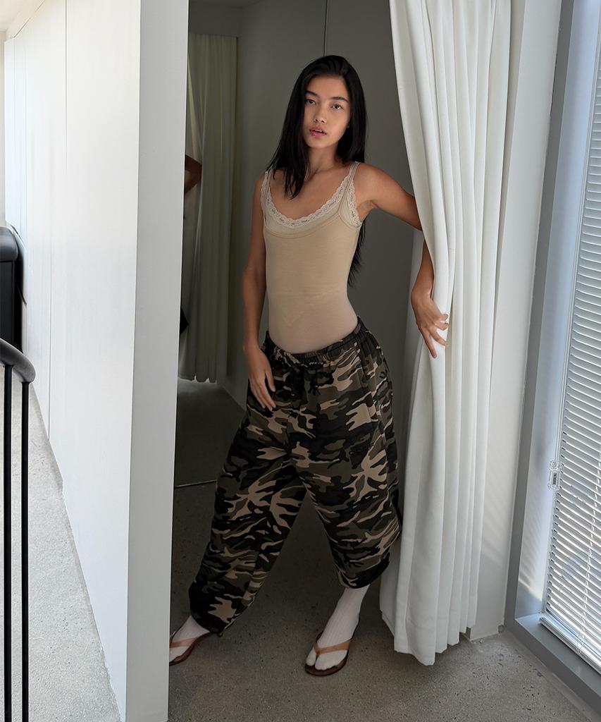 ODOR Molly Wide Jogger In Camo