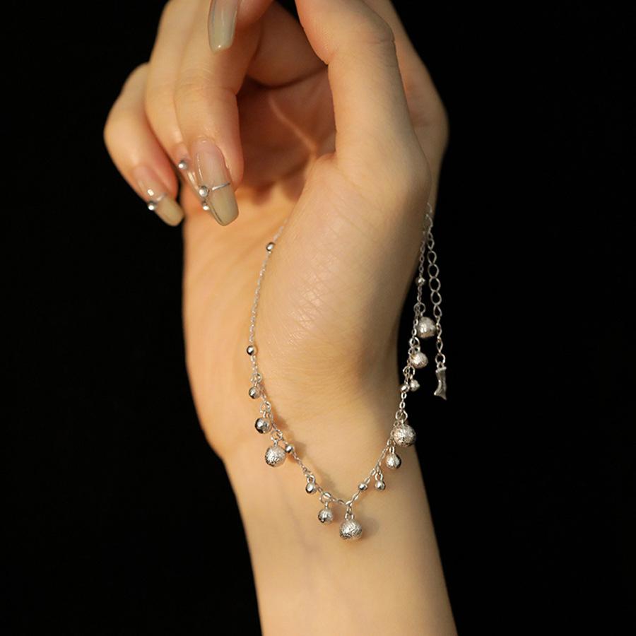 Gefaltetes rundes Fransenarmband Japanische und koreanische Persönlichkeit Mode schlichte Nischen-Fußkette vielseitiger hochwertiger Temperamentsschmuck für Frauen