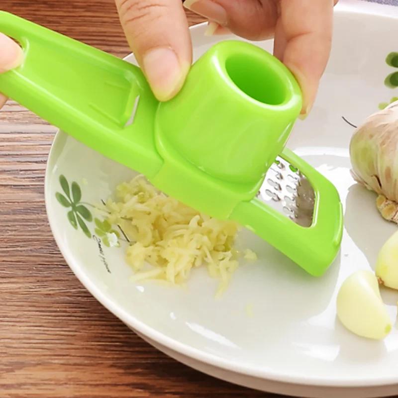 Garlic Crusher Press Multi-Functional Manual Ginger Garlic Grinding Grater Cutter Garlic Peeler Kitchen Tools
