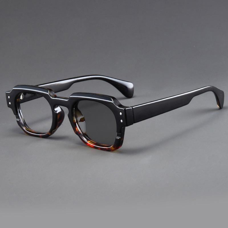 

2503 Smart Color-Changing Men s Presbyopic Glasses, Japanese-Korean Style, Large Frame with High-Definition Photochromic Gray Lenses Non-prescription Blue Light Blocking Glasses